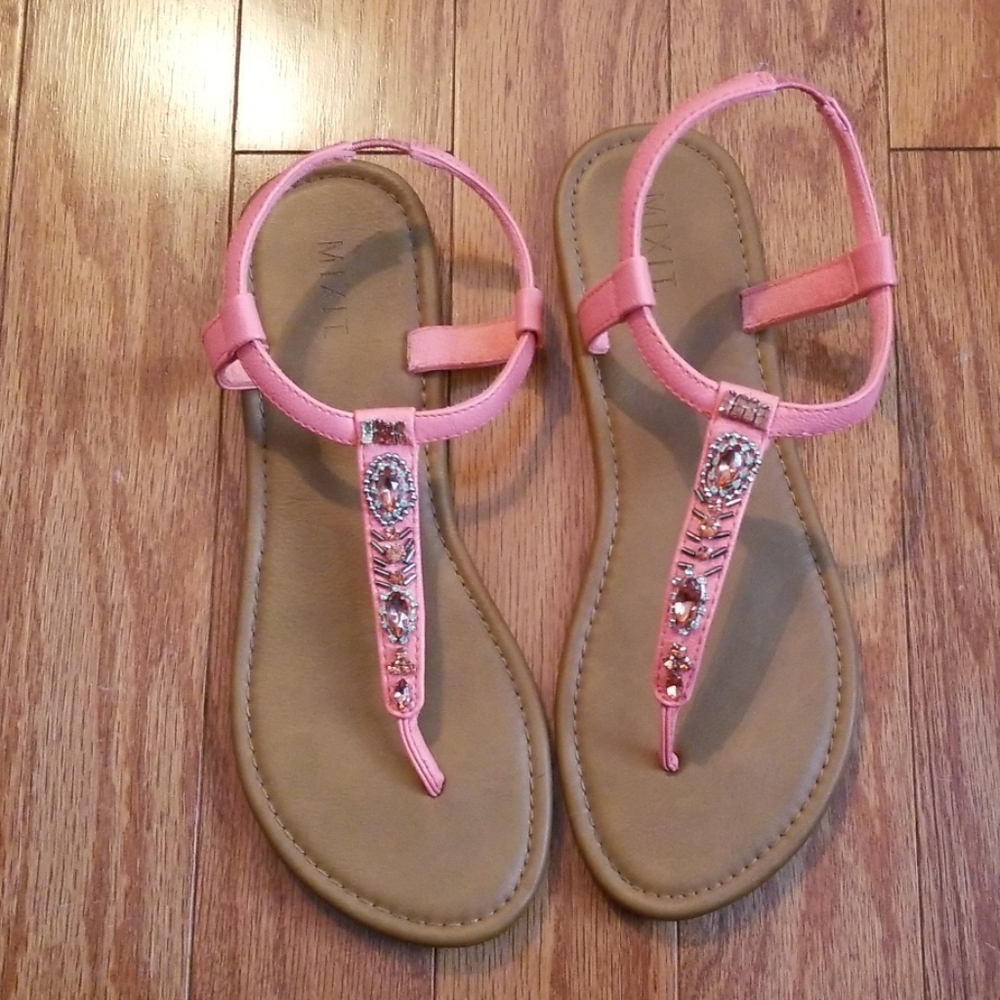 Womens coral jeweled sandals 9